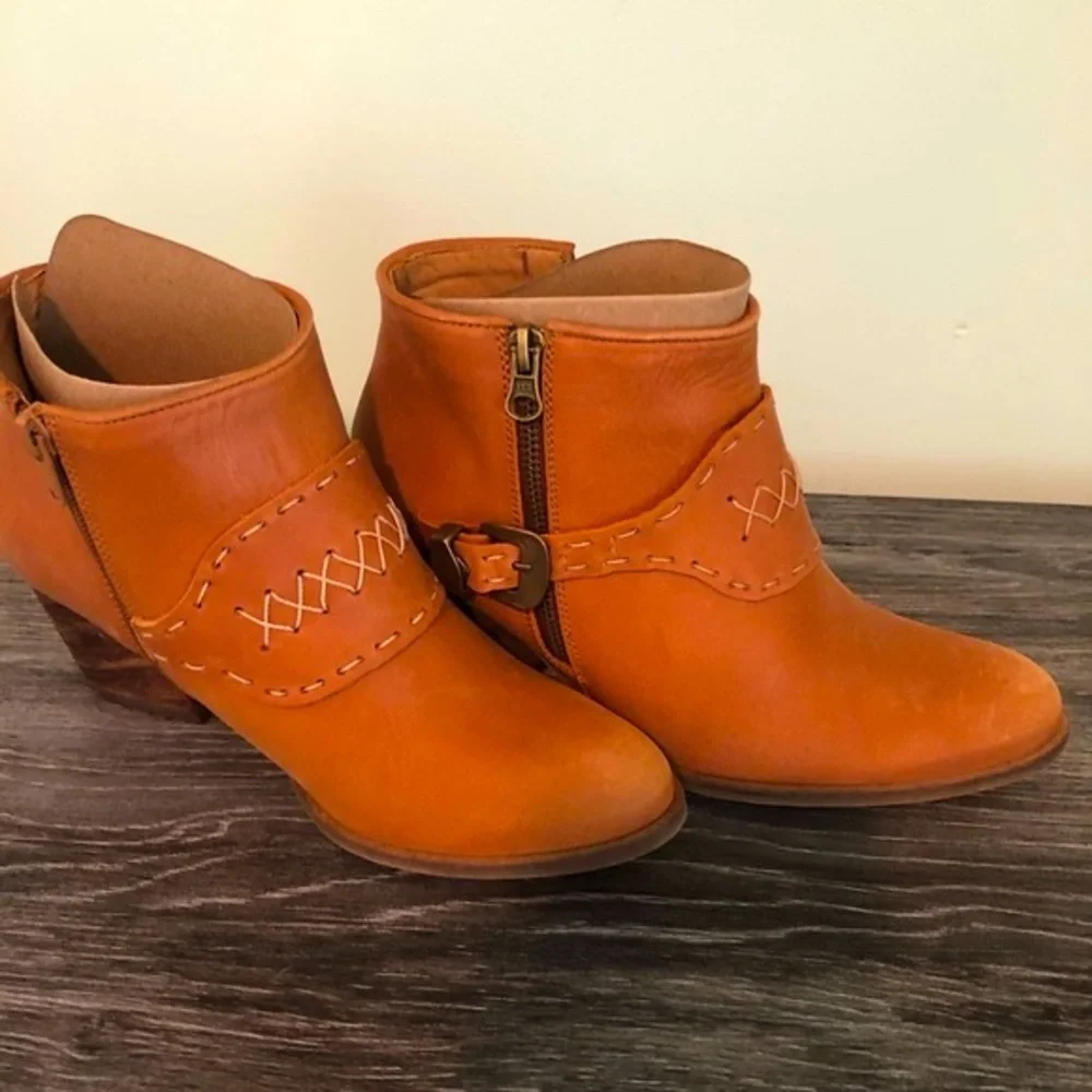 NIB Anthropologie Stivali Maipore Western Ankle Boots Brune 38